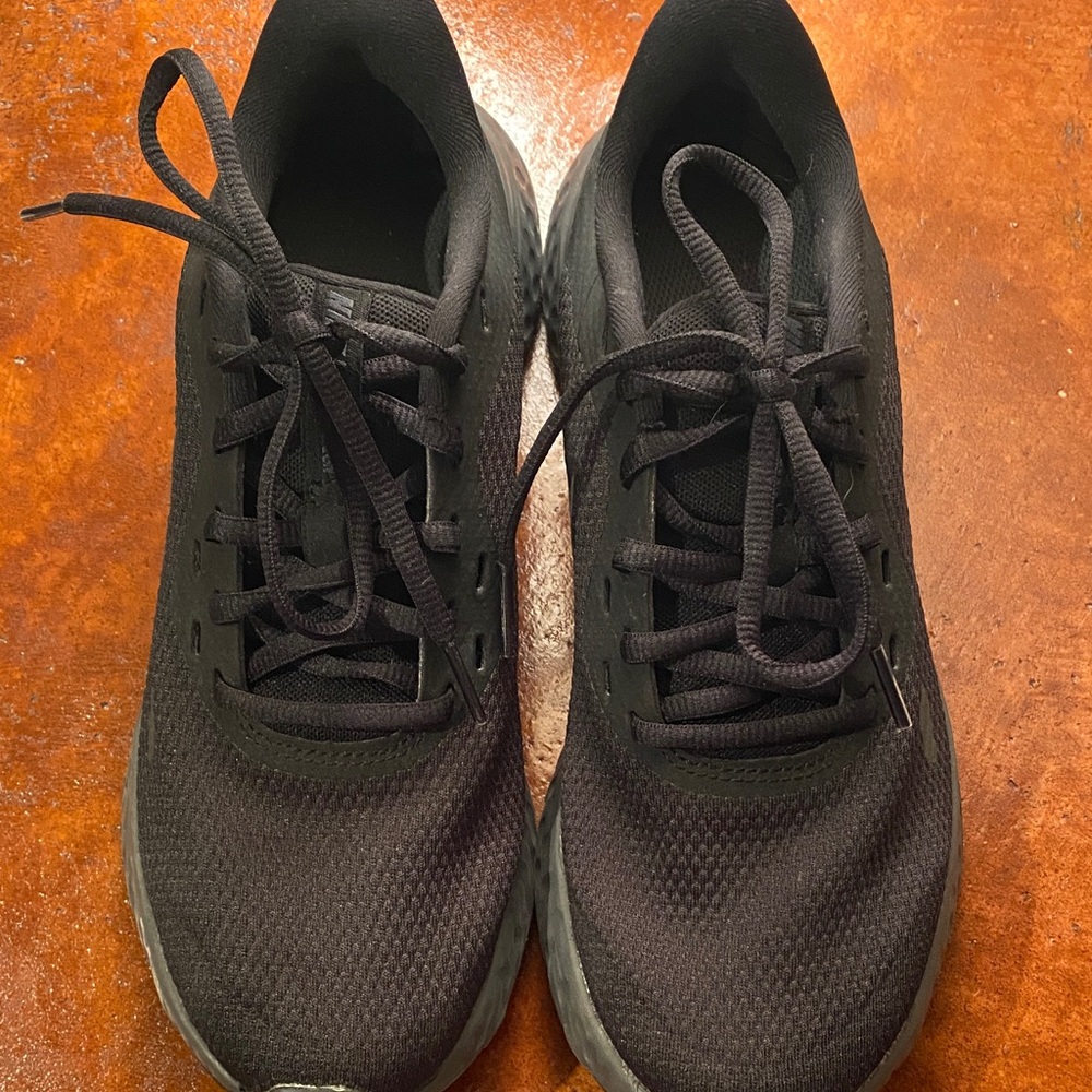 Nike Black Mesh Athletic Shoes
